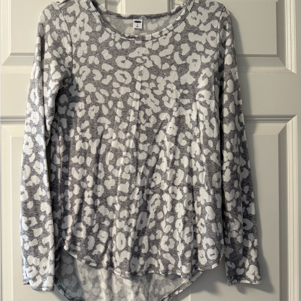 Gray and White Leopard Print Long Sleeve Top